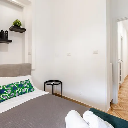 Domus Apartment, 5 Posti Letto