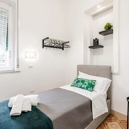 Domus Apartment, 5 Posti Letto * Salerno