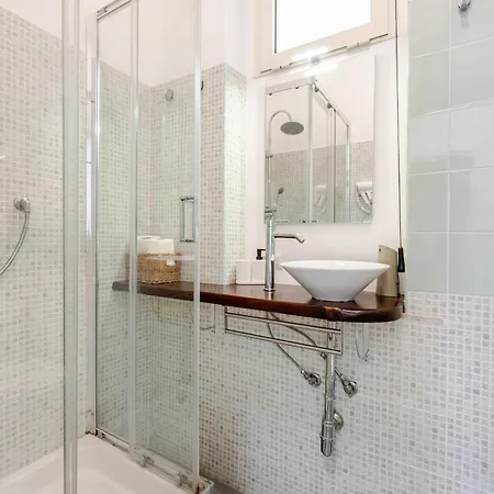 Daire Domus Apartment, 5 Posti Letto