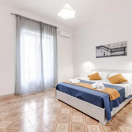 Domus Apartment, 5 Posti Letto * Salerno