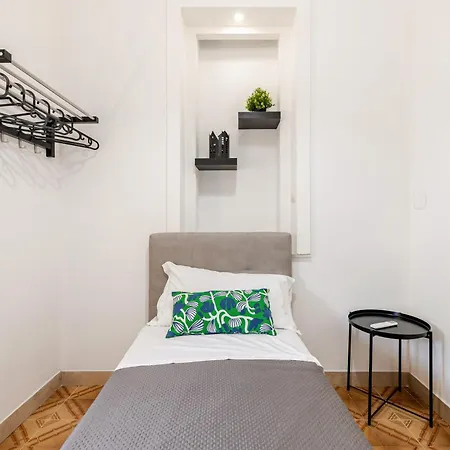 Daire Domus Apartment, 5 Posti Letto